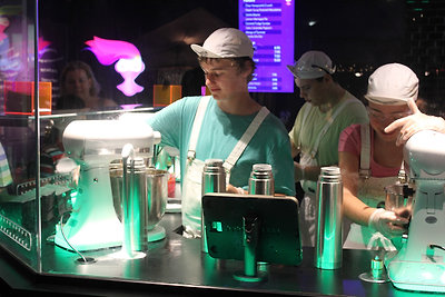 Készül a folyékony nitrogénes fagyi!!